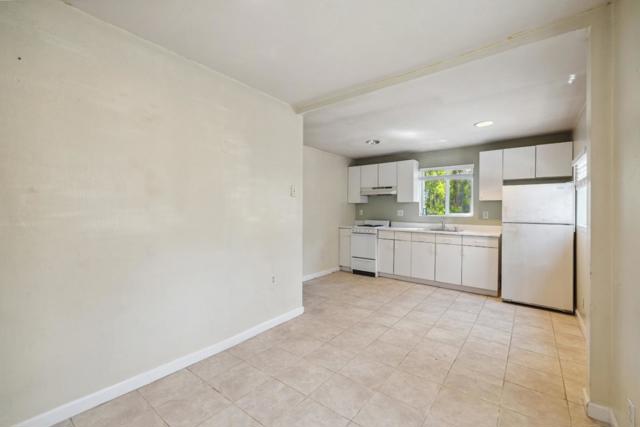 399 13th Avenue, Santa Cruz CA: https://media.crmls.org/mediaz/129c860a-7fdd-4091-8a1d-1d1b0702660a.jpg