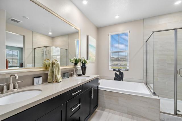 27661 Heritage Ln, Valley Center CA: https://media.crmls.org/mediaz/129d35d9-73db-47b6-b0a5-127c1057ec26.jpg