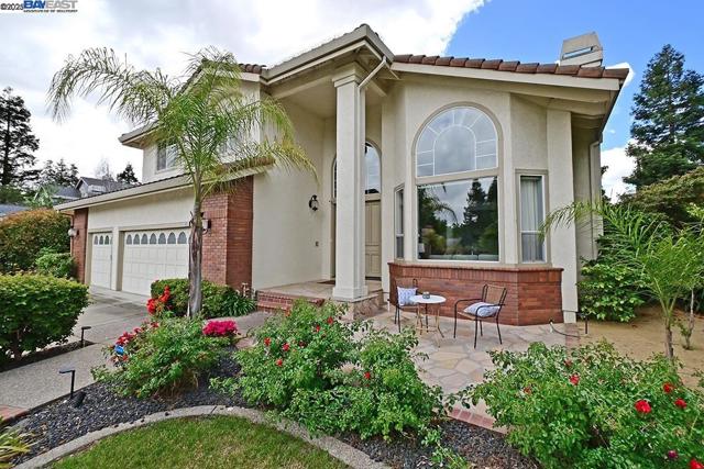 2405 Vintage Lane, Livermore CA: https://media.crmls.org/mediaz/129d7a29-4565-4a24-a77c-b09f9ff570b3.jpg