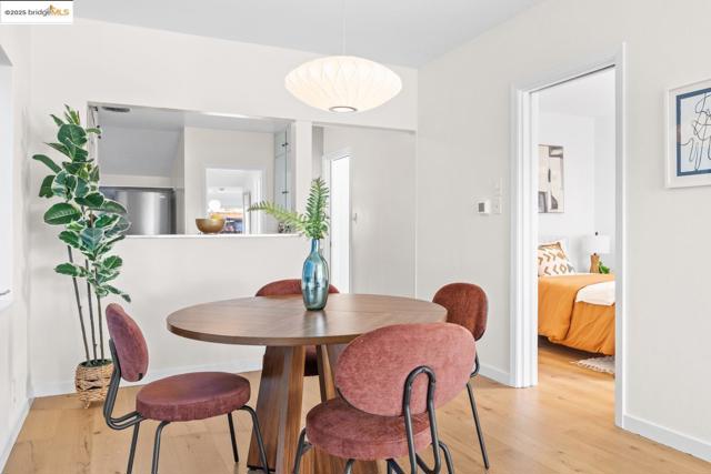 1241 Park Ave, Alameda CA: https://media.crmls.org/mediaz/129dae7f-49be-4848-9513-2f76f910677e.jpg