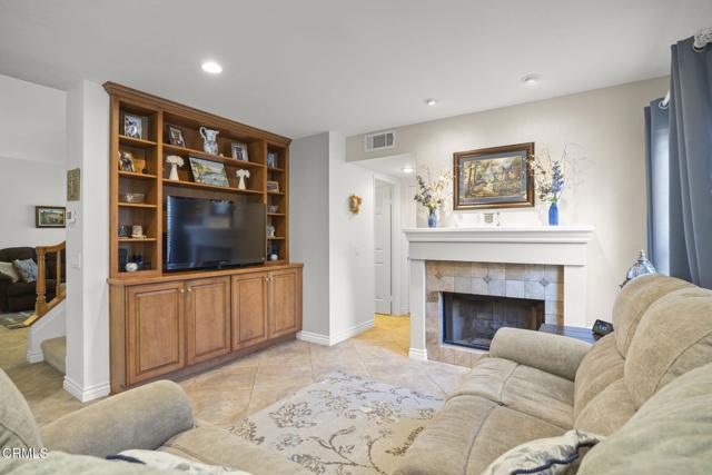 5084 Via Calderon, Camarillo CA: https://media.crmls.org/mediaz/129dbbdc-b26e-4cd1-9ab0-a2a32ff852ac.jpg