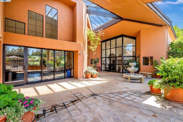 39199 Guardino Drive, Fremont CA: https://media.crmls.org/mediaz/129dc6b8-b74a-4171-847a-854893beb803.jpg