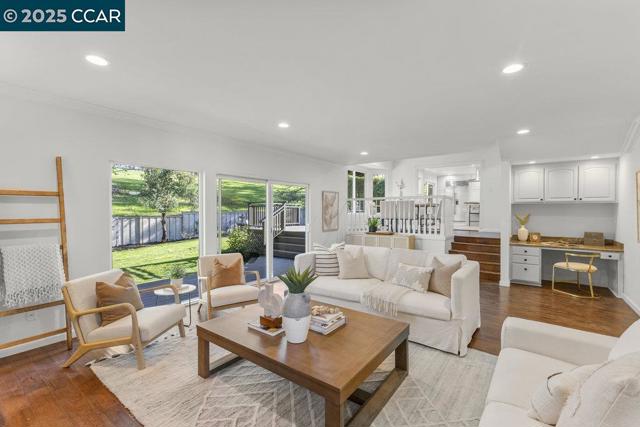 Image 12 of 32 For 220 Cypress Hills Ct