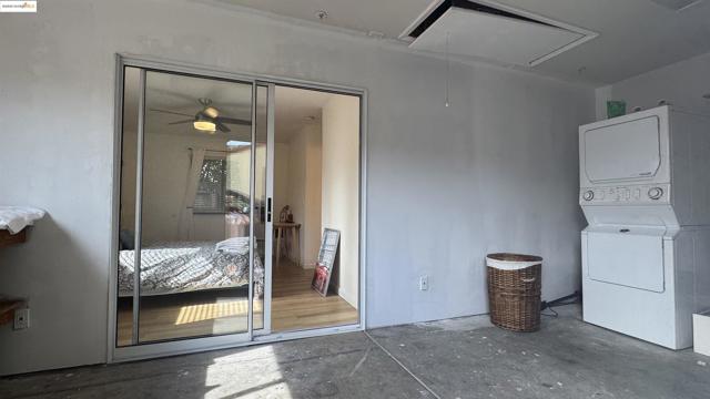 2526 Old Sonoma Rd, Napa CA: https://media.crmls.org/mediaz/129e9f71-84d7-4d0b-aaf4-efd6c95997b1.jpg