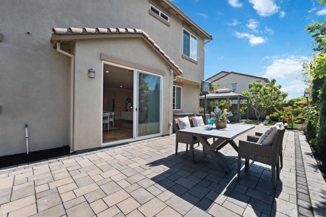 Image 50 of 62 For 32210 Regents Boulevard