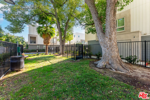 5258 Bainbridge Place photo 32
