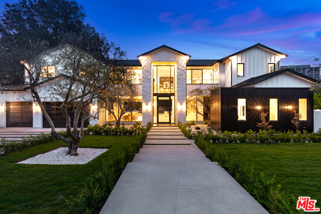 Photo of 15907 Valley Vista Boulevard, Encino, CA 91436