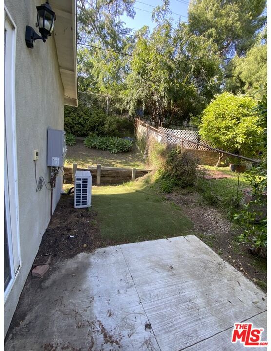 4567 Yellowstone Street, Los Angeles CA: https://media.crmls.org/mediaz/12a012ca-4b8d-49db-acf8-2351e9638f42.jpg