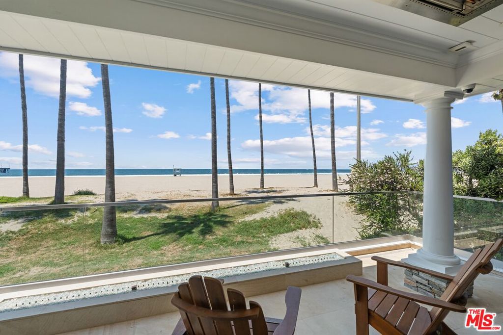 2705 Ocean Front Walk