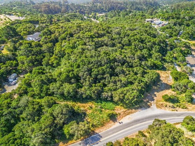 524 Echo Valley Road, Prunedale CA: https://media.crmls.org/mediaz/12a06088-18b3-4a1a-ad67-17e55583bd70.jpg