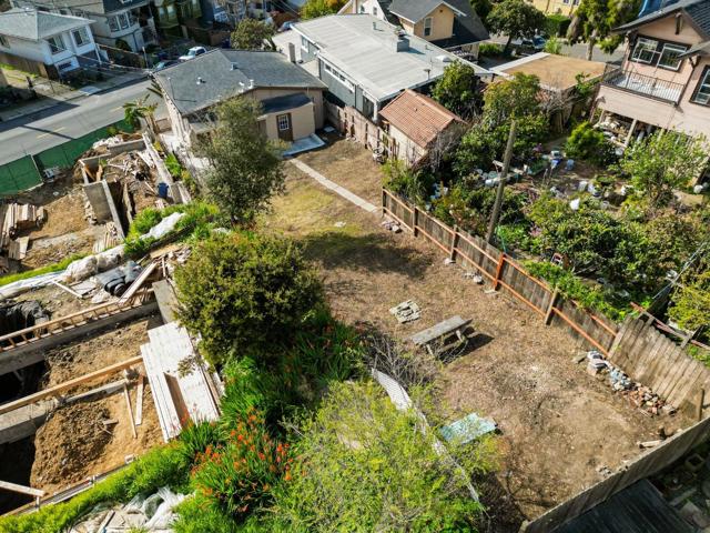 2523 23rd Avenue, Oakland CA: https://media.crmls.org/mediaz/12a0667c-e422-4bfb-b338-54d0501af96f.jpg