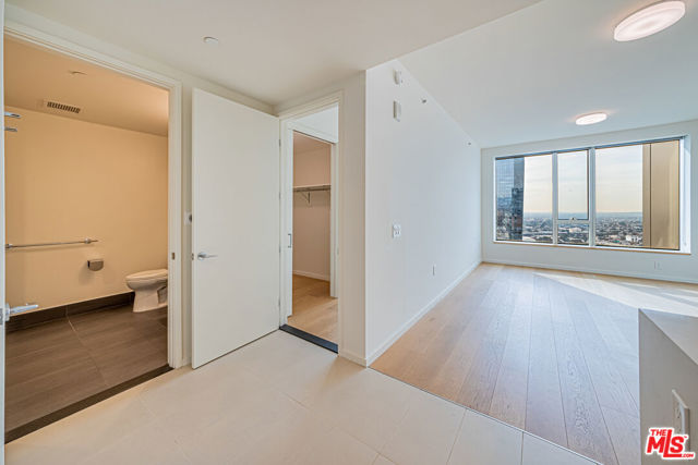 889 Francisco Street, Los Angeles CA: https://media.crmls.org/mediaz/12a074d6-ec57-40b3-b3fe-c2c5f53ba403.jpg