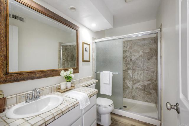 Detail Gallery Image 23 of 29 For 907 Hickory Ct, Carlsbad,  CA 92009 - 2 Beds | 3/1 Baths