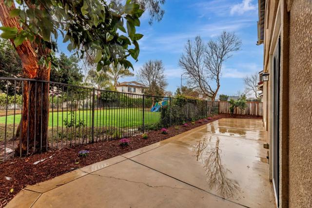 9135 Desiderio Way, Gilroy CA: https://media.crmls.org/mediaz/12a1fc0e-9061-46a9-a5d6-c5dcac6cf1ae.jpg
