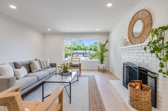 506 Bayview Drive, Aptos CA: https://media.crmls.org/mediaz/12a2af5e-086b-47b5-8a77-5c47a941e3a8.jpg