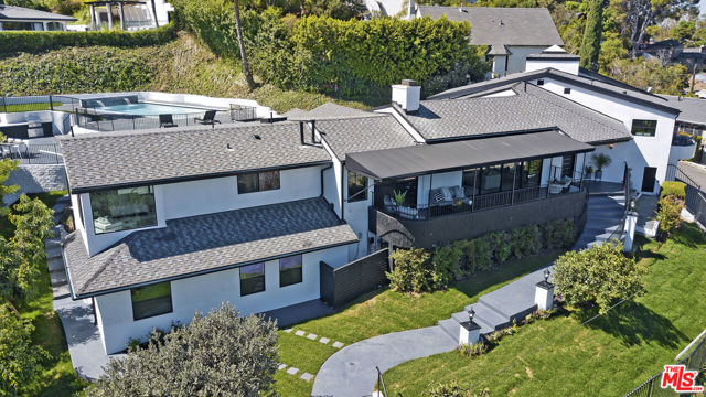 3712 Berry Drive, Studio City CA: https://media.crmls.org/mediaz/12a2ce4c-209c-4e5f-b708-92a2acda6bec.jpg
