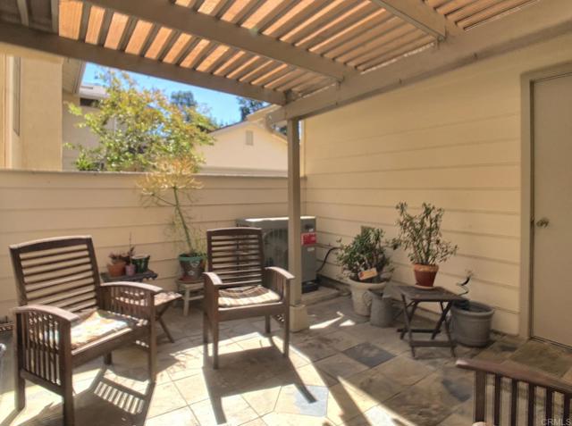 Detail Gallery Image 21 of 23 For 10473 Crosscreek Ter, San Diego,  CA 92131 - 2 Beds | 2/1 Baths