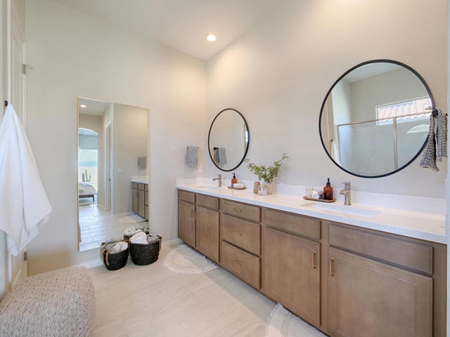 10 Zinfandel, Rancho Mirage CA: https://media.crmls.org/mediaz/12a3e220-72b5-4276-842f-8591e0f8161a.jpg