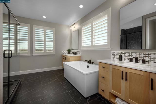 17588 Bushwick Lane, Lathrop CA: https://media.crmls.org/mediaz/12a432f9-b00d-4e9e-bfdf-775b6ecfa0fc.jpg