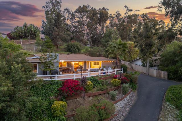 11461 Fuerte Farms Rd, El Cajon CA: https://media.crmls.org/mediaz/12a4520c-3cdc-4cd6-9f42-eeb7edaafc06.jpg