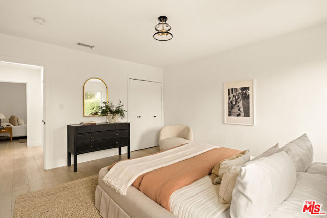 3928 S Bronson Avenue, Los Angeles CA: https://media.crmls.org/mediaz/12a4ee31-bf9c-4c15-a593-a03bcab5c7b9.jpg