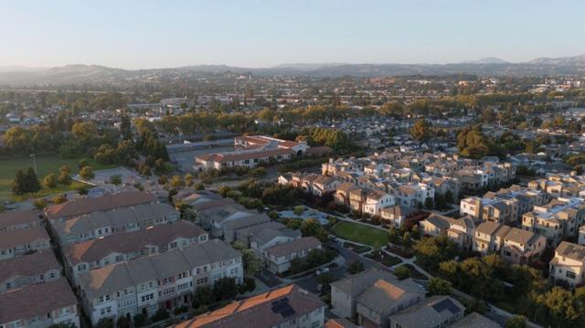 2006 Jubilee Drive, Hayward CA: https://media.crmls.org/mediaz/12a55188-d760-4913-a2ad-44df9e89b2c5.jpg