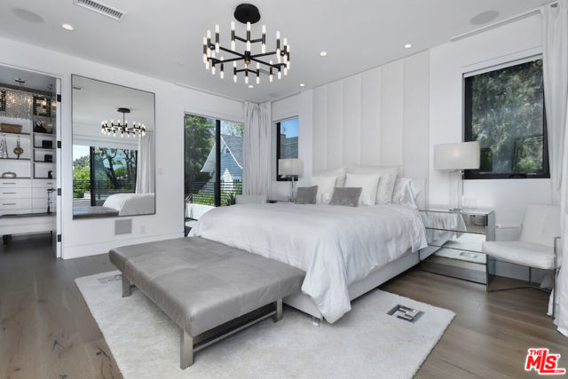 5316 Lennox, Sherman Oaks CA: https://media.crmls.org/mediaz/12a56186-8884-4a4a-916c-e40104c9c2b2.jpg