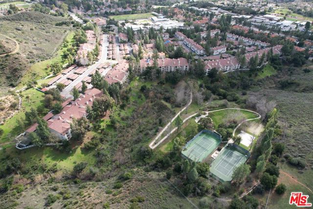 5837 Oak Bend Lane, Oak Park CA: https://media.crmls.org/mediaz/12a62f26-d1f3-4c50-a31c-4d4d2a27390e.jpg
