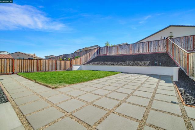 5498 Monte Vista Way, Antioch CA: https://media.crmls.org/mediaz/12a68fd2-e83b-4ab1-a4e5-cda874def052.jpg