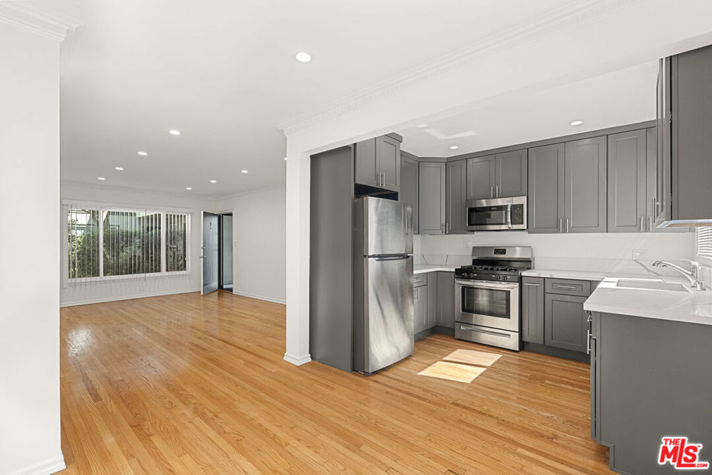 1233 N Harper Avenue #2