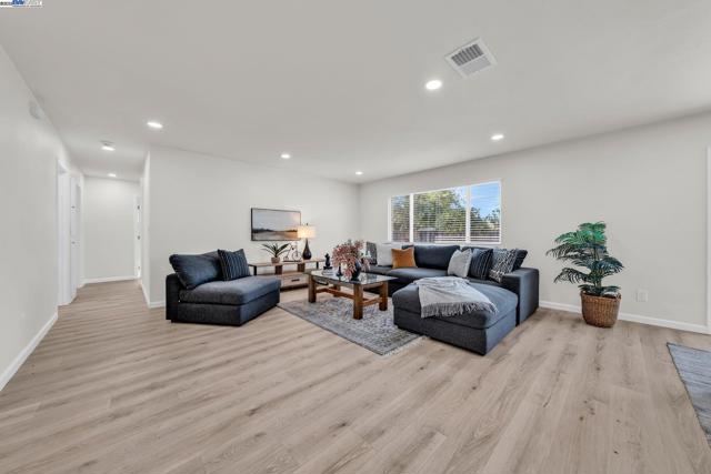 Image 7 of 32 For 1770 Tulip Ave