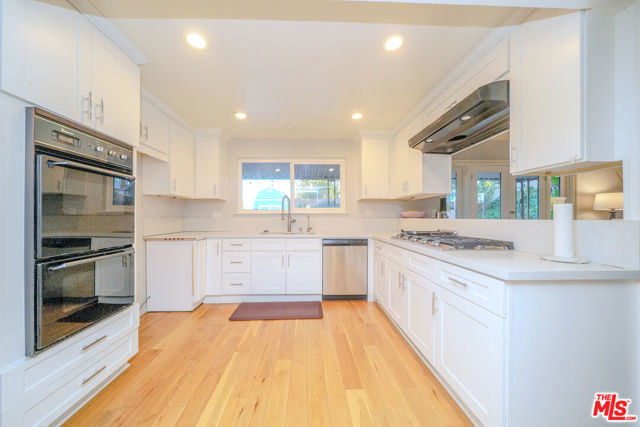 12158 Bambi Place, Granada Hills CA: https://media.crmls.org/mediaz/12a787a8-2c90-4a6b-9e30-8e51b15d5803.jpg