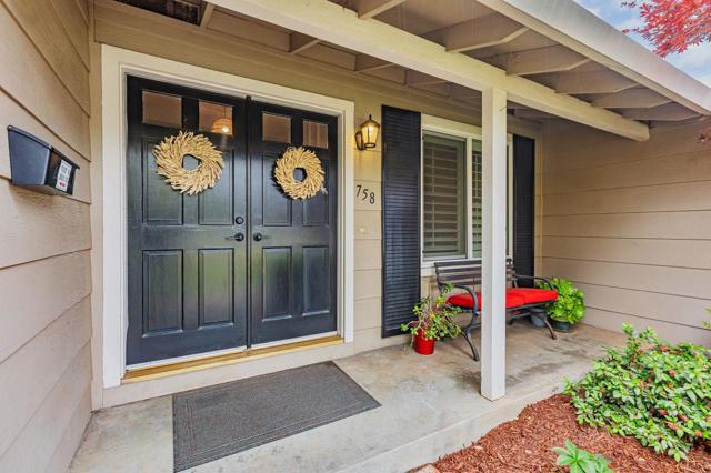 758 Pearlwood Way, San Jose CA: https://media.crmls.org/mediaz/12a7ab62-5e0f-4a34-8288-e0ba16d0c73d.jpg