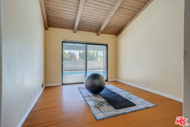 8300 Zelzah Avenue, Northridge CA: https://media.crmls.org/mediaz/12a868ef-44b9-43eb-a0c8-f6a324955984.jpg