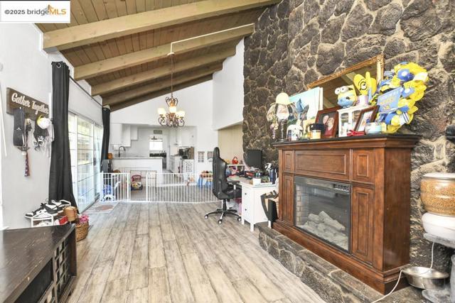 26893 Marsh Creek Rd, Brentwood CA: https://media.crmls.org/mediaz/12a87700-fa5e-47a6-9cab-4214501ba245.jpg