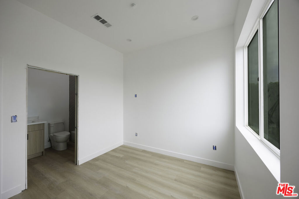 MLS #26856319 image #11