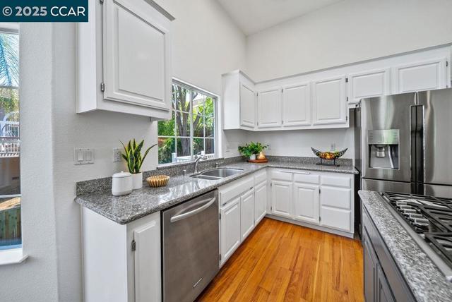1120 Keith Drive, Concord CA: https://media.crmls.org/mediaz/12a8a7bc-8d49-4393-9cdd-f2b38c9999be.jpg