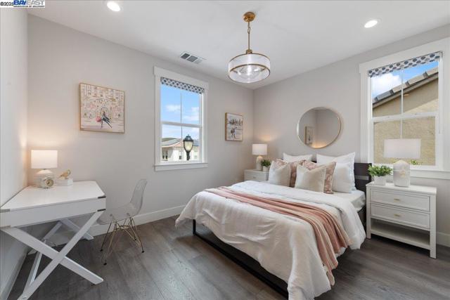 7259 Lembert Hills Dr, Dublin CA: https://media.crmls.org/mediaz/12a91cf8-2f54-445c-bfb7-7eacca078a0c.jpg
