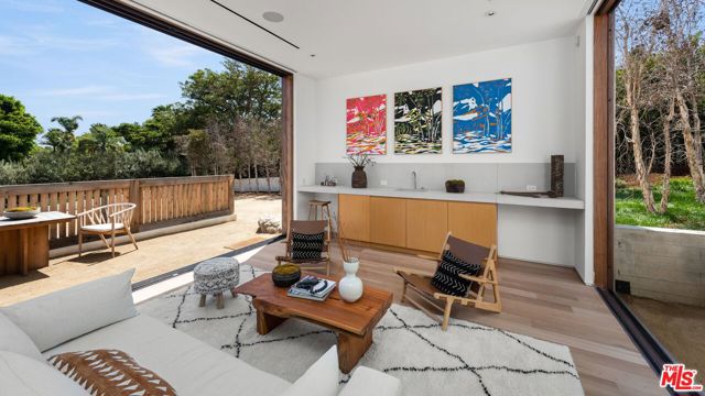 28837 Selfridge Drive, Malibu CA: https://media.crmls.org/mediaz/12a93c3e-0d17-4af7-b916-6ca8f8104eb1.jpg