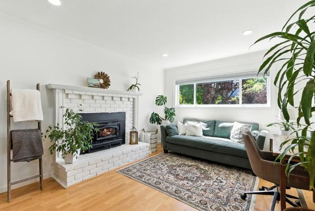 422 Avenue Portola, El Granada CA: https://media.crmls.org/mediaz/12a94710-bf3e-44b6-8280-510a9ddee5e1.jpg