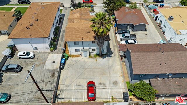 11320 Emelita Street, North Hollywood CA: https://media.crmls.org/mediaz/12a96004-89dc-4955-afa7-5c68fea86f33.jpg