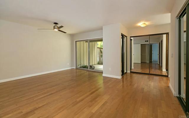 Detail Gallery Image 9 of 18 For 2895 Brentwood Ct, Carlsbad,  CA 92008 - 3 Beds | 3 Baths