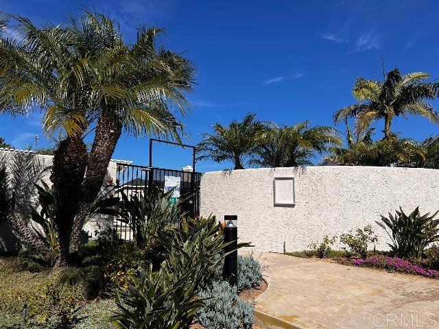 Detail Gallery Image 12 of 35 For 6808 Watercourse Dr, Carlsbad,  CA 92011 - 3 Beds | 2/1 Baths