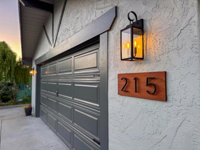 215 Rays Circle, Hollister CA: https://media.crmls.org/mediaz/12aa4ce6-d4a5-4979-a041-b32f346551c2.jpg