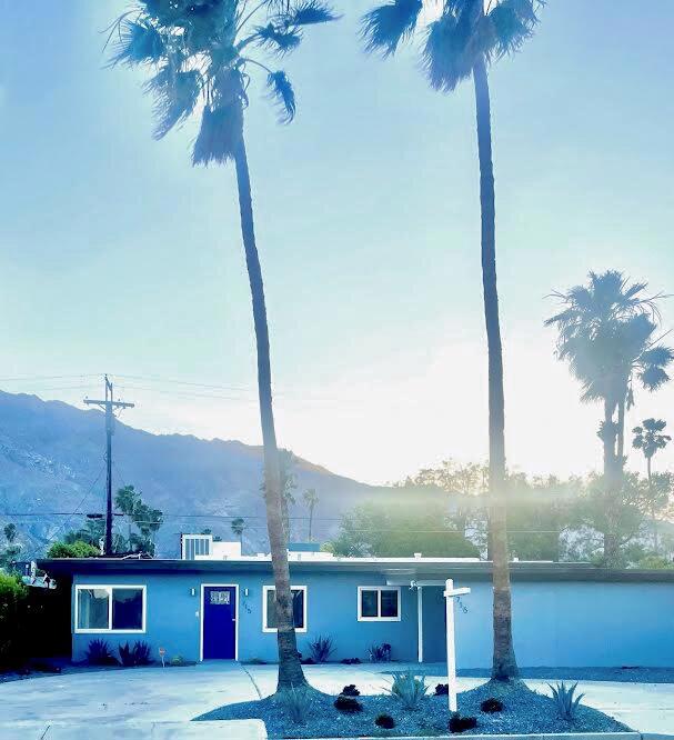 715 N Sunrise Way, Palm Springs CA: https://media.crmls.org/mediaz/12aa762f-37cb-475b-93fa-16b251c5aed0.jpg