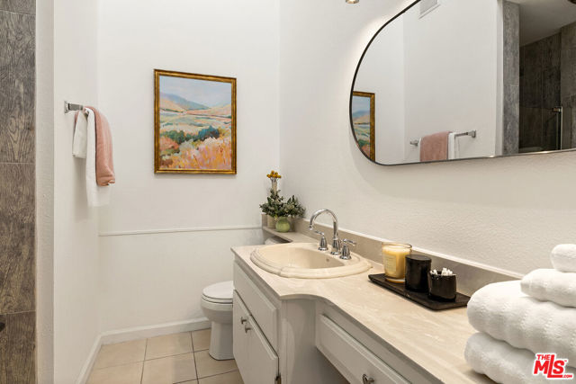 3827 W Avenue 41, Los Angeles CA: https://media.crmls.org/mediaz/12aa8933-50d1-4722-b71e-dad6c4253727.jpg