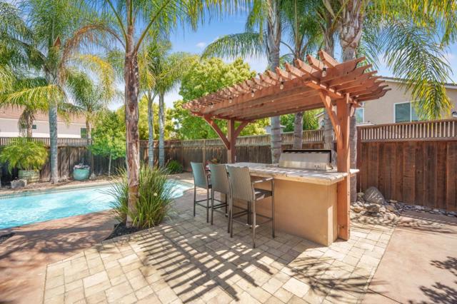 1429 Goshawk Court, Gilroy CA: https://media.crmls.org/mediaz/12abefbc-1218-4d82-9388-3fc4ee161800.jpg