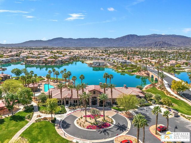 42776 Del Lago Court, Indio CA: https://media.crmls.org/mediaz/12ac1571-94a1-4101-9623-b8d6104f7f6f.jpg