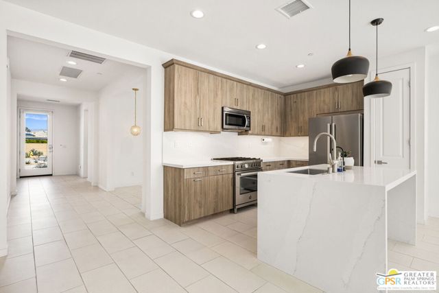 36277 Corta Aguila, Cathedral City CA: https://media.crmls.org/mediaz/12ac2a6d-9c21-435e-a55f-2b8e6f347304.jpg