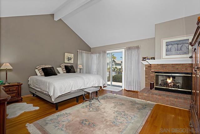 3708 Southridge, Oceanside CA: https://media.crmls.org/mediaz/12acb7c2-7445-48a9-840c-5d08a47b55d4.jpg